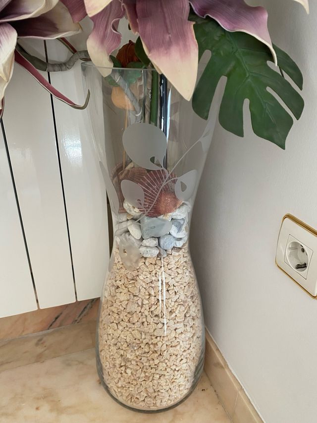 Jarron cristal grande con flores y piedras todo in