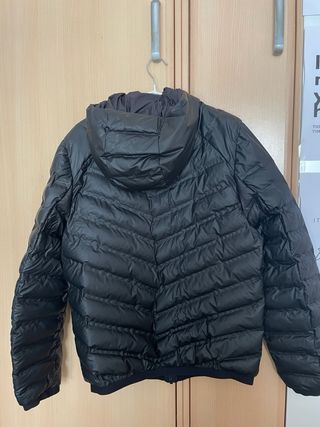 Chaqueta negra de pluma Prada