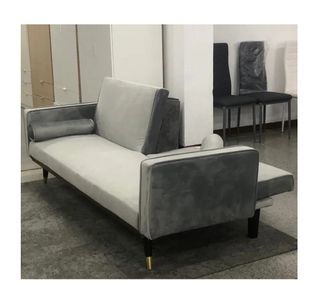 Sofa cama en terciopelo gris claro