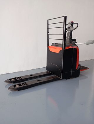 Transpaleta eléctrica BT