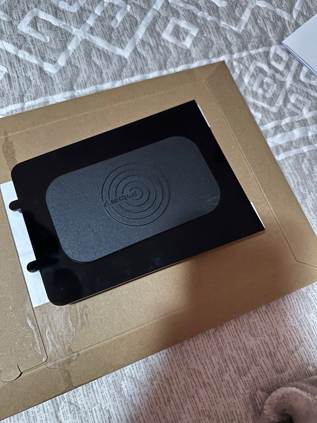 Caricatore base mobile per auto