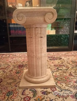 Tavolo di Cristallo con colonne in marmo