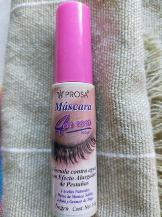 Màscara de pestañas negra prosa. Nueva