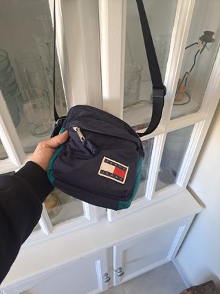 Bandolera Tommy jeans.