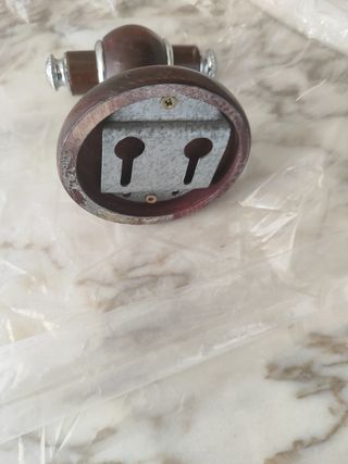 Percha de madera color nogal Nueva