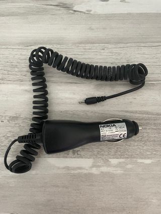 Cargador de coche de la marca Nokia