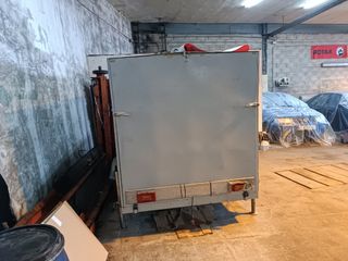 Remolque cerrado 750kg