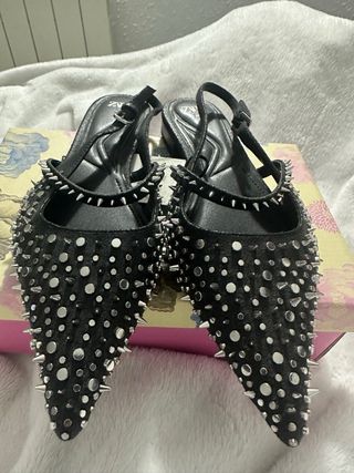 ZAPATO ZARA TACHUELAS