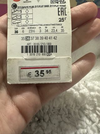 ZAPATO ZARA TACHUELAS