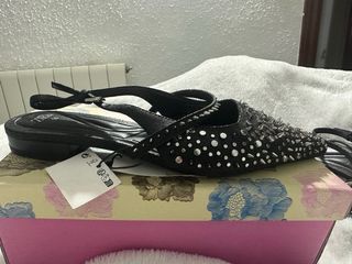 ZAPATO ZARA TACHUELAS
