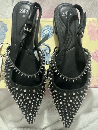 ZAPATO ZARA TACHUELAS