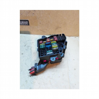 Caja de reles / fusibles Audi A4 (B6 8E) ( h_04210