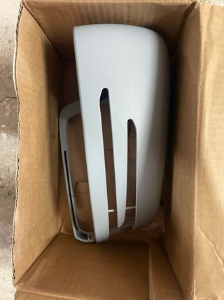 Retrovisor izquierdo de Mercedes