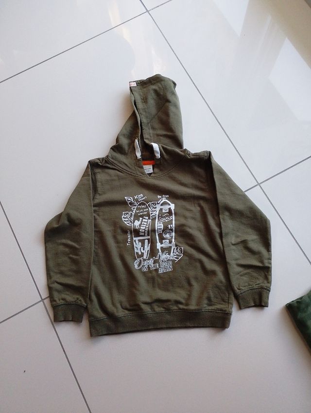 Vendo felpa bambino 7-8 anni