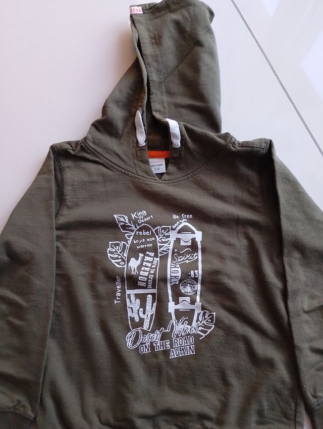 Vendo felpa bambino 7-8 anni