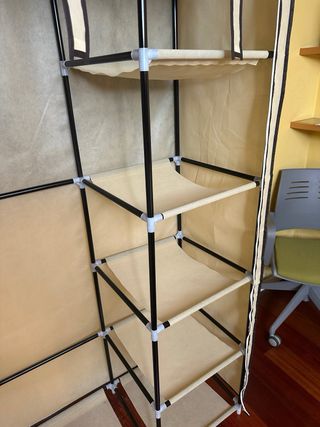 armario portatil con barra y baldas