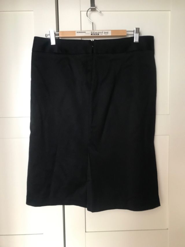 Falda negra de tubo Massimo Dutti T44