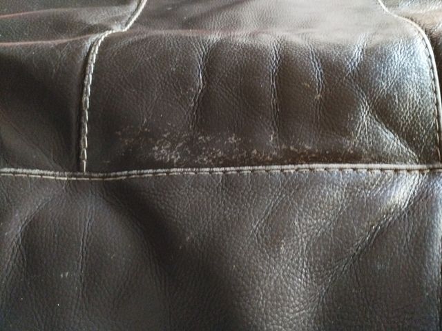 Sofá chaise long cuero