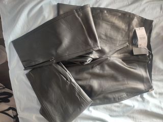 Pantalones de polipiel 