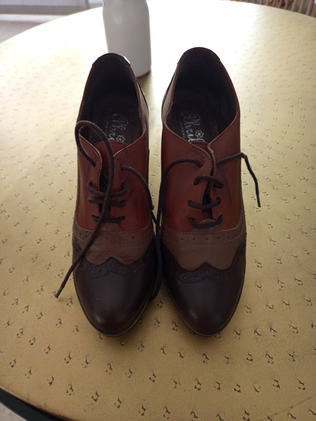 Zapatos, marca española. 100% piel