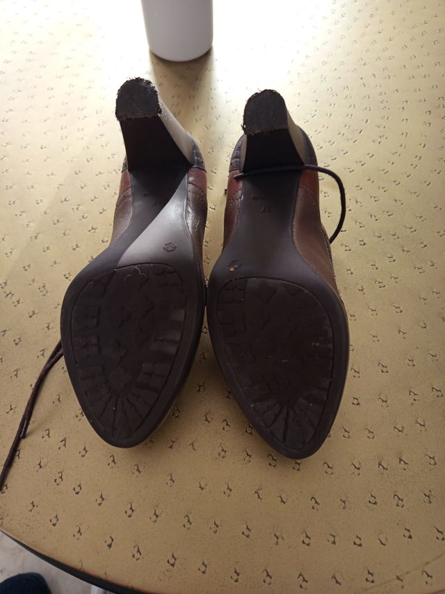 Zapatos, marca española. 100% piel