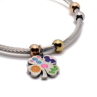 Pulsera ajustable de acero con colgante de trébol
