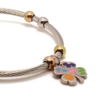 Pulsera ajustable de acero con colgante de trébol