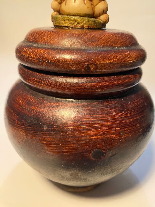 Vaso in terracotta porta caffè con Pulcinella