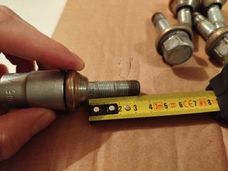 Tornillos desplazantes/excentricos