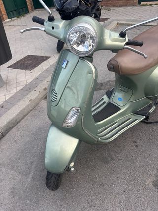 Piaggio Vespa LX 125