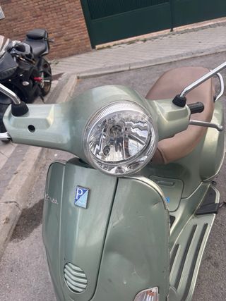 Piaggio Vespa LX 125