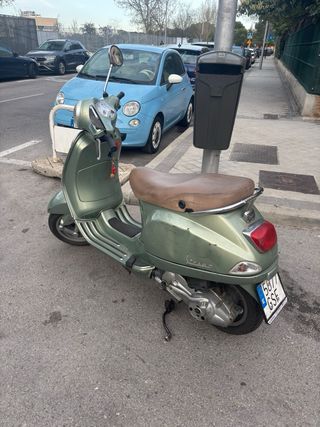 Piaggio Vespa LX 125