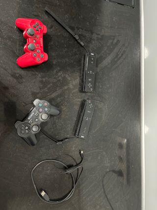 Mandos Wii Los vendo a 15€ cada uno.