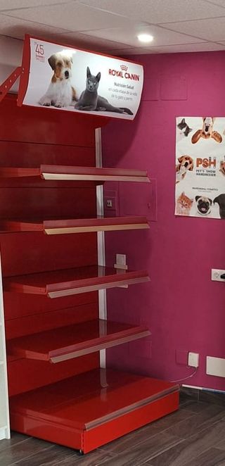 Expositor rojo para piensos