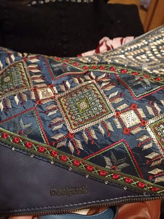 Bolso Desigual precioso 