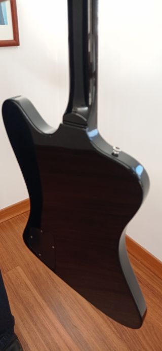 Guitarra eléctrica Epiphone y estuche