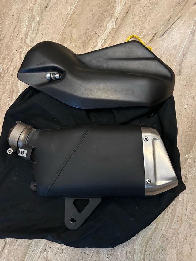 Escape Ducati Multistrada 950