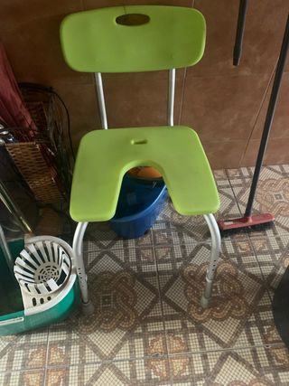 Silla de baño geriatrica. 
