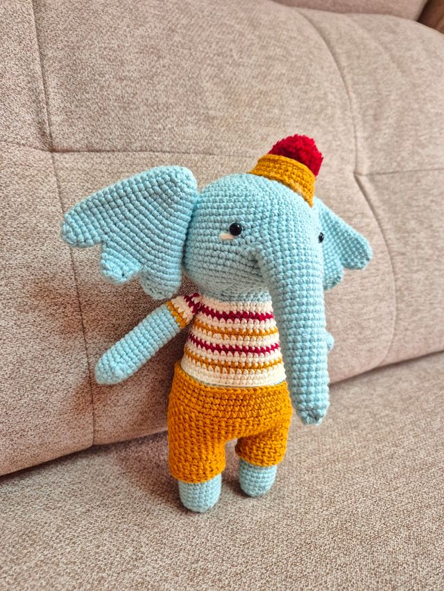 Juguete amigurumi elefante peluche