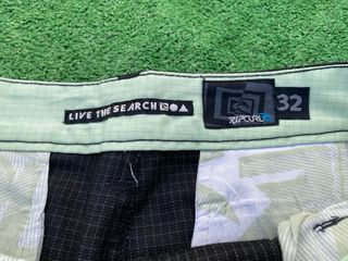 Pantalón Rip Curl. Talla 32