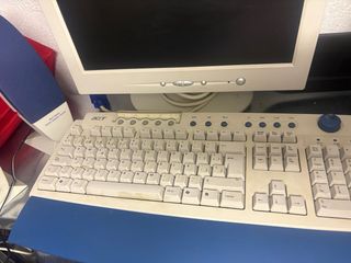ORDENADOR COMPLETO(TECLADO PANTALLA PLANA Y TORRE)