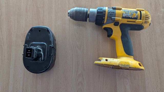 Taladro percusión batería Dewalt