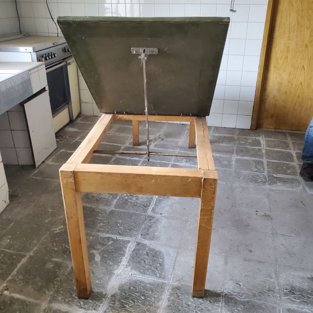 Camilla de madera maciza antigua ,dar masaje