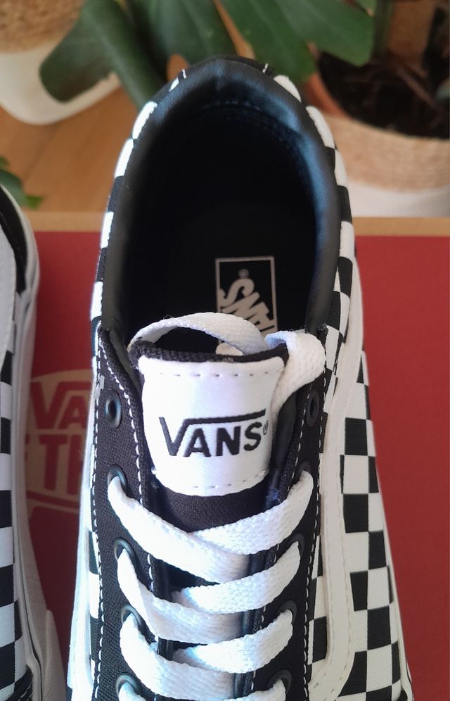 Zapatillas Vans Ward Plataforma.Talla 37