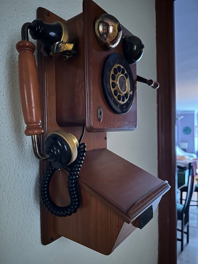 TELEFONO DE MADERA ANTIGUO DE PARED