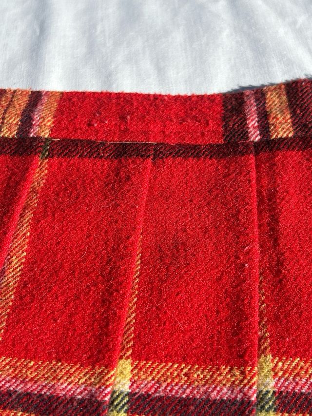 Falda antigua de lana
