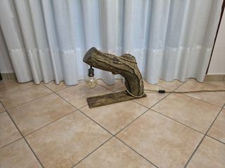 Lampada in legno artigianale 