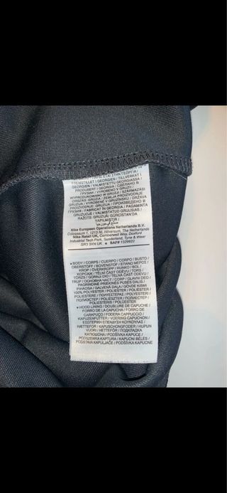 sudadera nike negra en perfecto estado