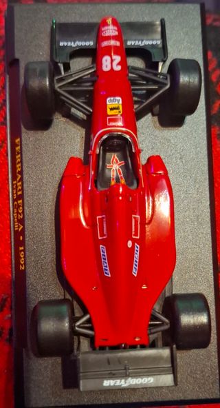 Ferrari F92 A 1992 a escala 1.43 en buen estado