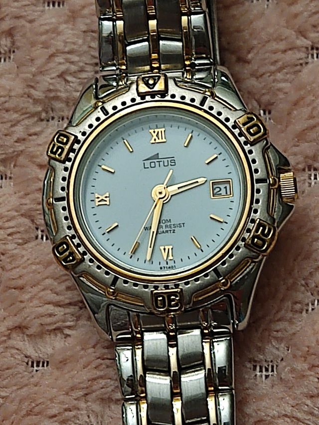 Reloj señora Lotus plateado dorado